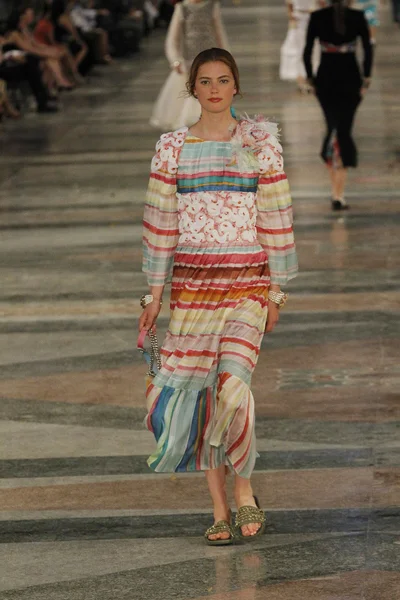 Look 75